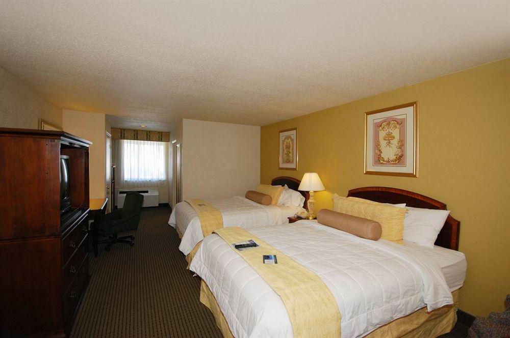 Best Western Plus Milwaukee Airport Hotel & Conference Center Екстер'єр фото