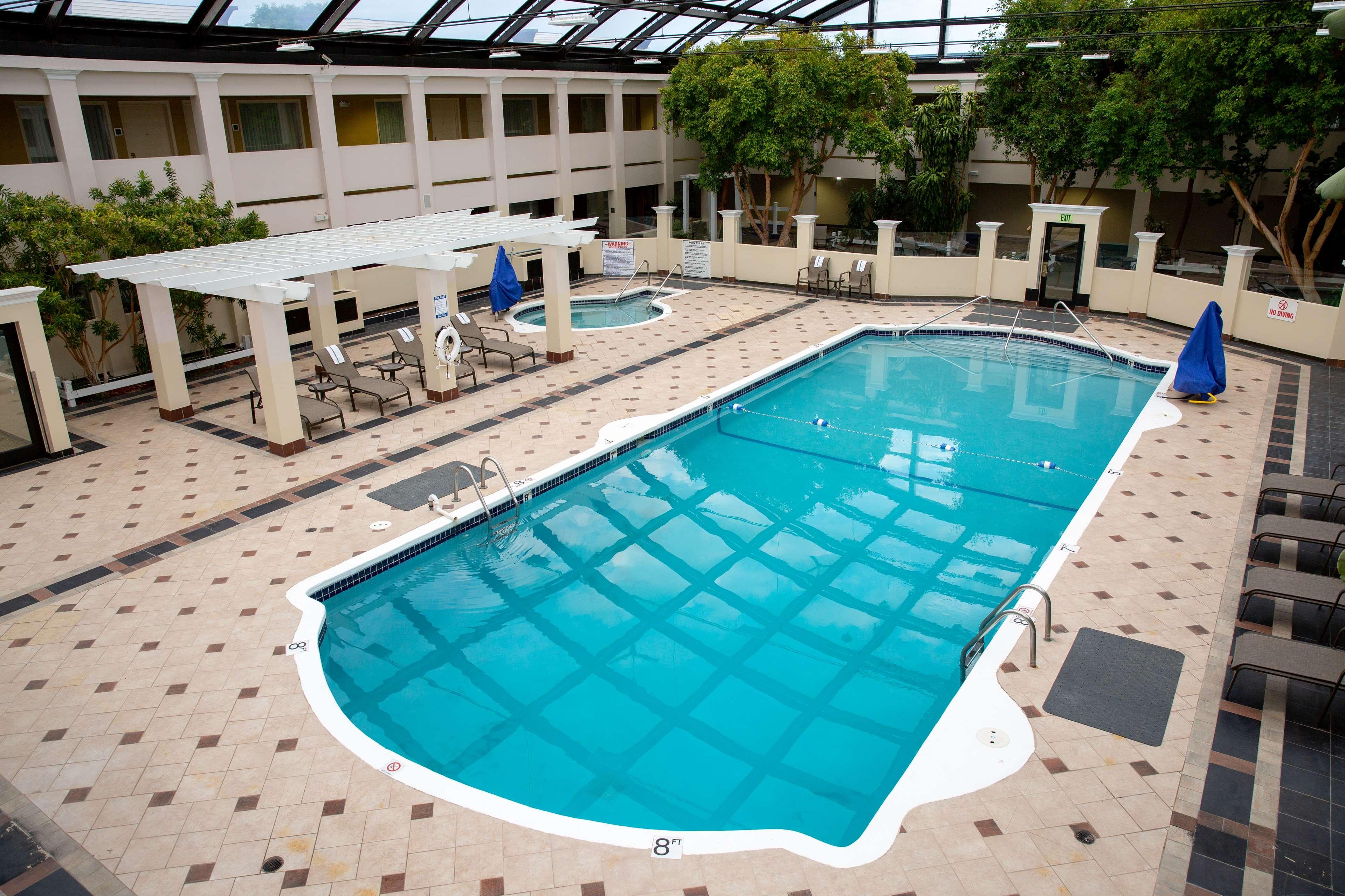 Best Western Plus Milwaukee Airport Hotel & Conference Center Екстер'єр фото
