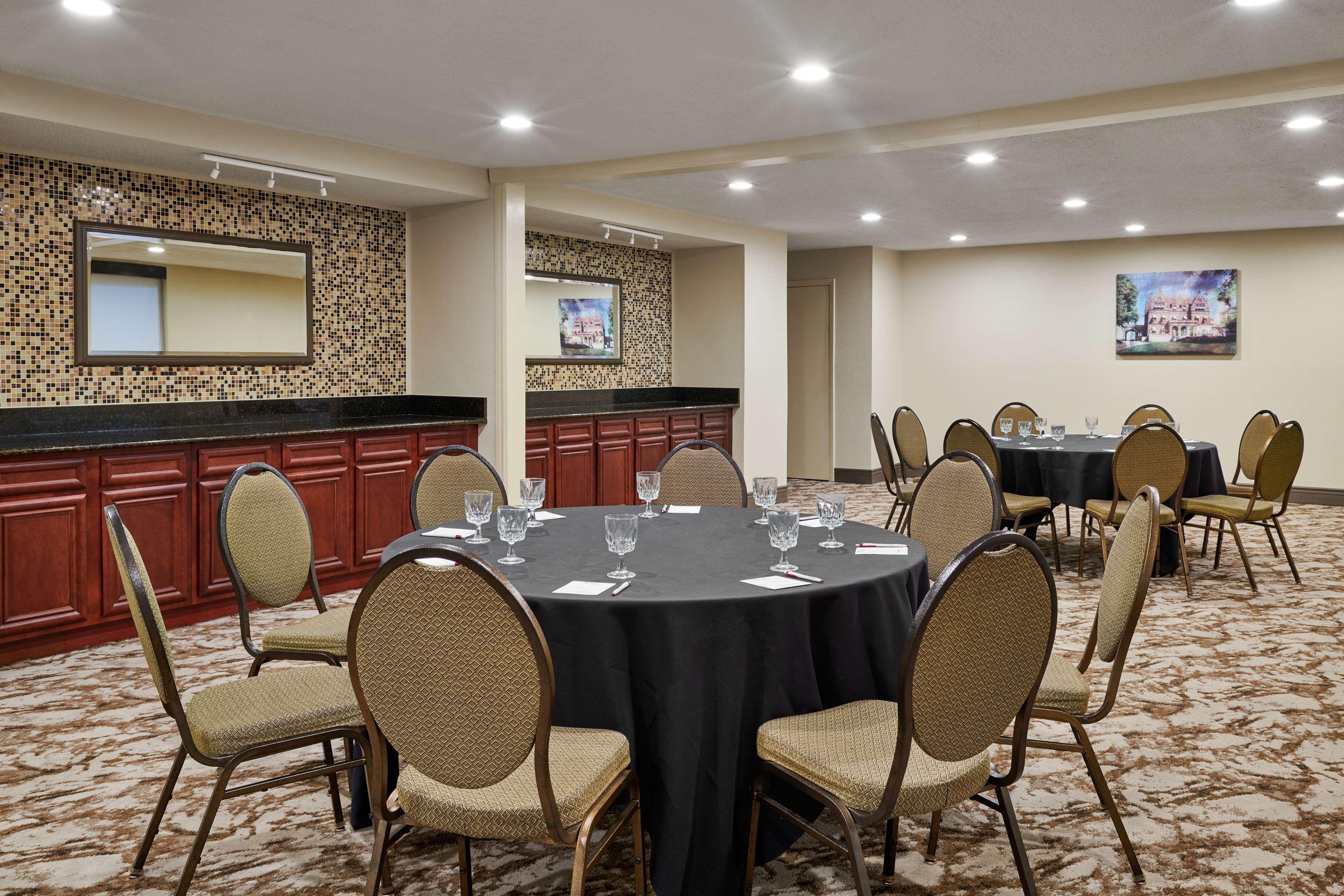 Best Western Plus Milwaukee Airport Hotel & Conference Center Екстер'єр фото