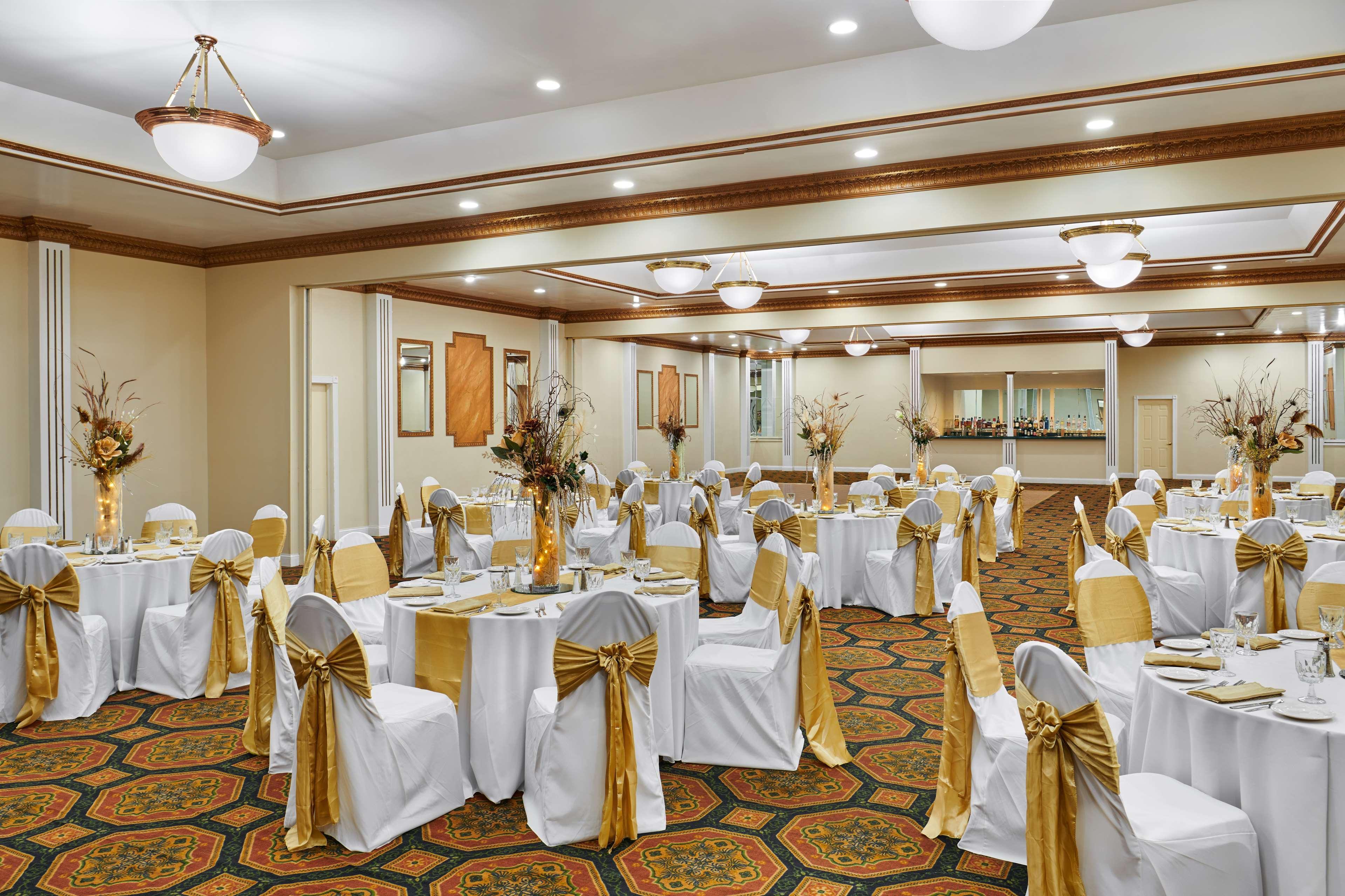 Best Western Plus Milwaukee Airport Hotel & Conference Center Екстер'єр фото