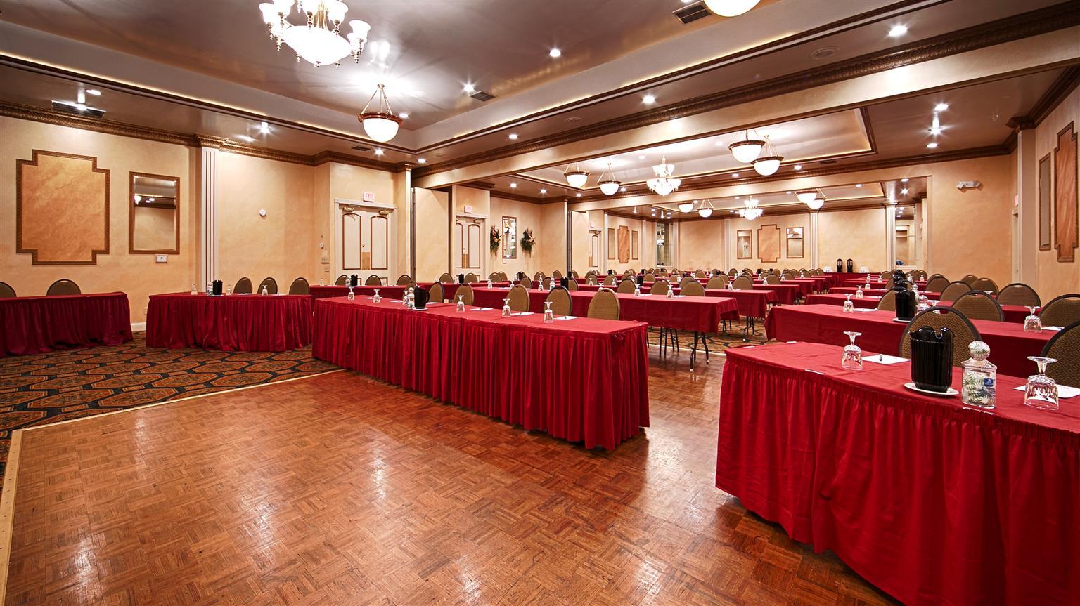Best Western Plus Milwaukee Airport Hotel & Conference Center Екстер'єр фото