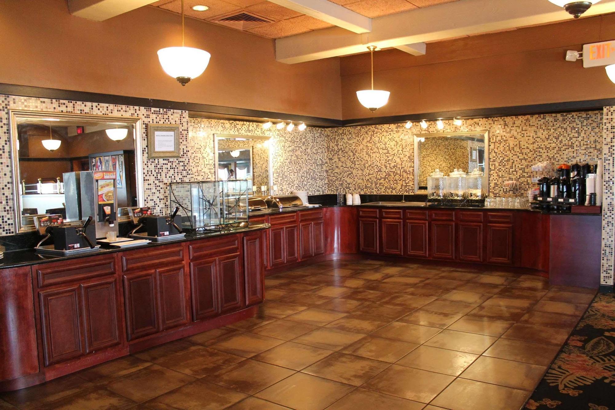 Best Western Plus Milwaukee Airport Hotel & Conference Center Екстер'єр фото