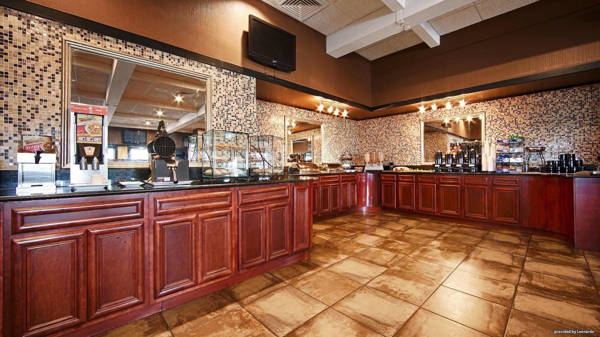 Best Western Plus Milwaukee Airport Hotel & Conference Center Екстер'єр фото