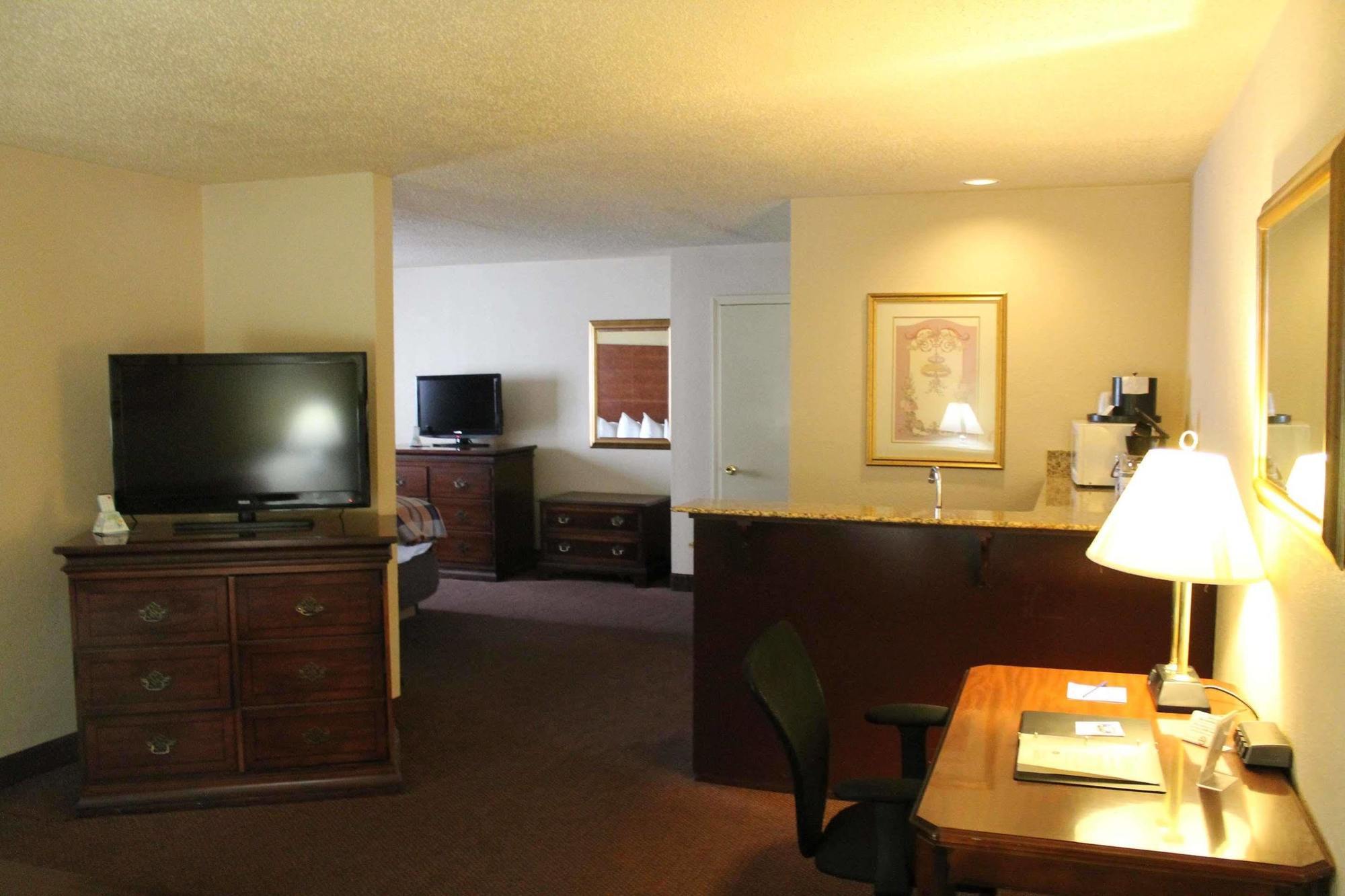 Best Western Plus Milwaukee Airport Hotel & Conference Center Екстер'єр фото