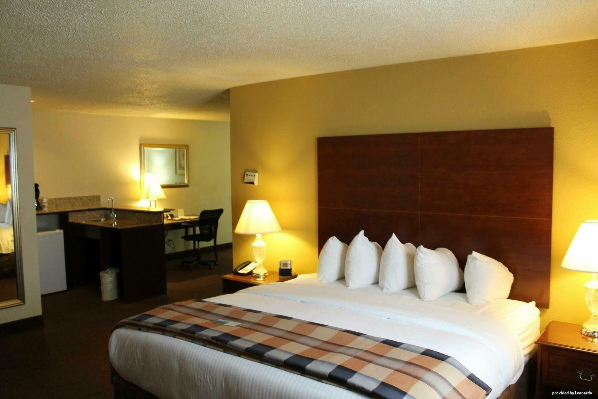 Best Western Plus Milwaukee Airport Hotel & Conference Center Екстер'єр фото