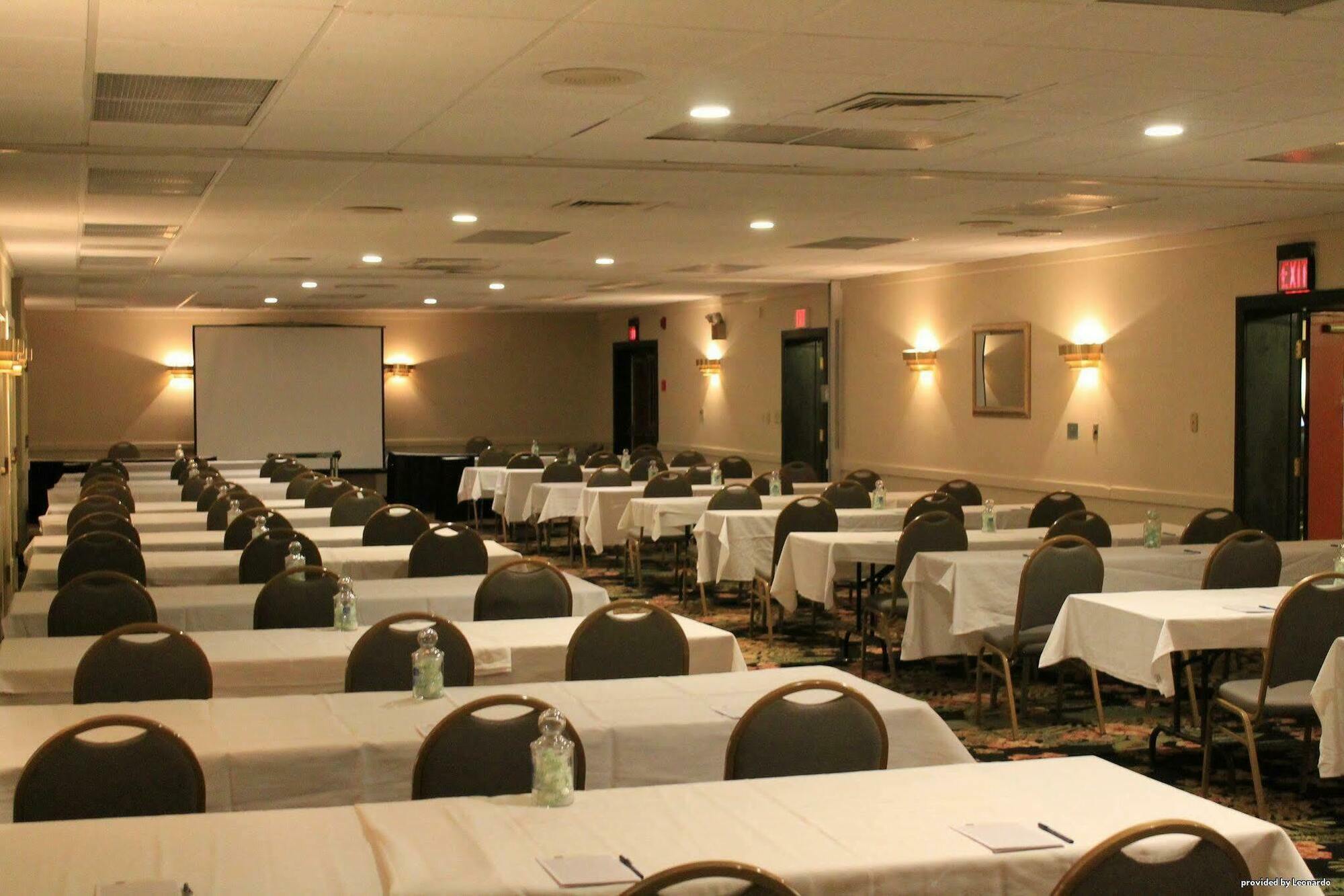 Best Western Plus Milwaukee Airport Hotel & Conference Center Екстер'єр фото